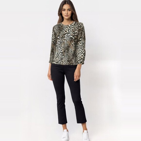 Cable & Gauge Cardigan Size Med Leopard print button front - Picture 3 of 9